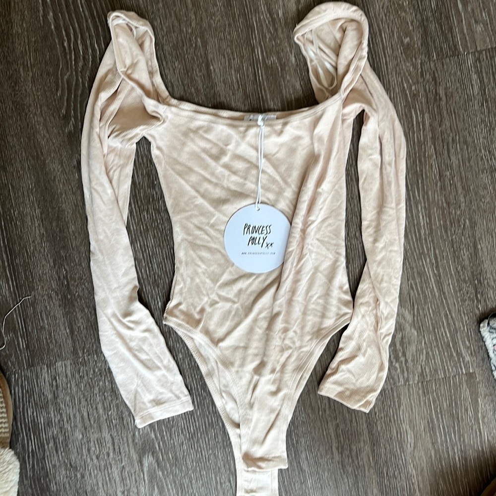 Brand new Princess Polly cream long sleeve bodysuit